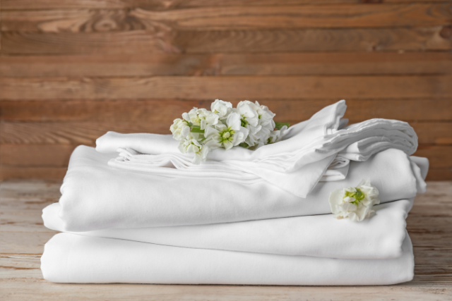 hotel bed sheets - featured image