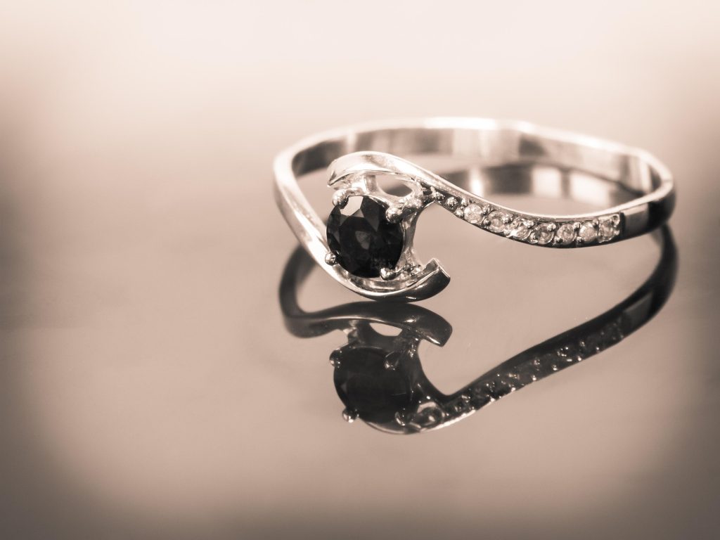 sapphire ring - featured image